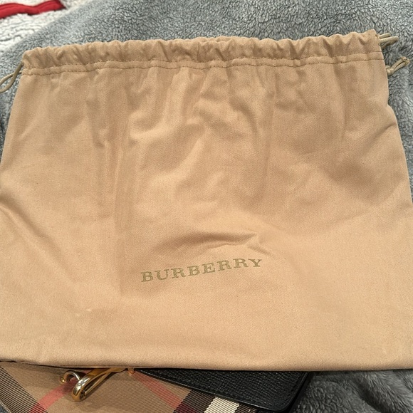 Burberry purse - Picture 7 of 7